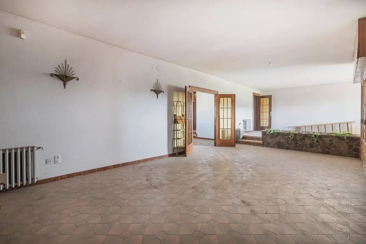 Finca/Herregård til salgs i Santa Fe med svømmebasseng garasje - € 695 000 (Ref: 9836869)