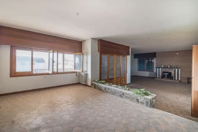 Finca/Herregård til salgs i Santa Fe med svømmebasseng garasje - € 695 000 (Ref: 9836869)