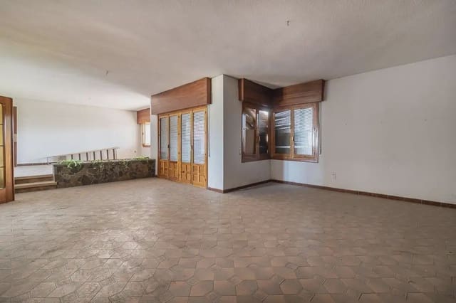 Finca/Herregård til salgs i Santa Fe med svømmebasseng garasje - € 695 000 (Ref: 9836869)