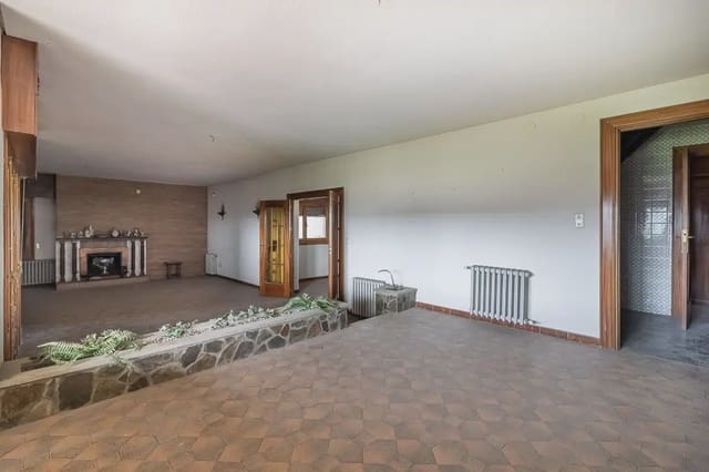 Finca/Herregård til salgs i Santa Fe med svømmebasseng garasje - € 695 000 (Ref: 9836869)