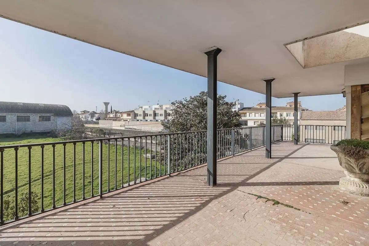 Finca/Herregård til salgs i Santa Fe med svømmebasseng garasje - € 695 000 (Ref: 9836869)