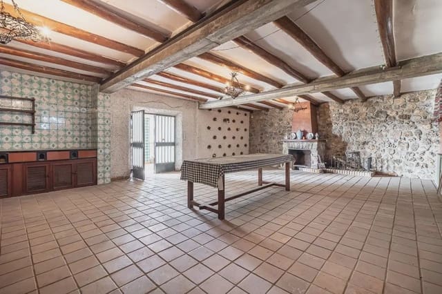 Finca/Herregård til salgs i Santa Fe med svømmebasseng garasje - € 695 000 (Ref: 9836869)