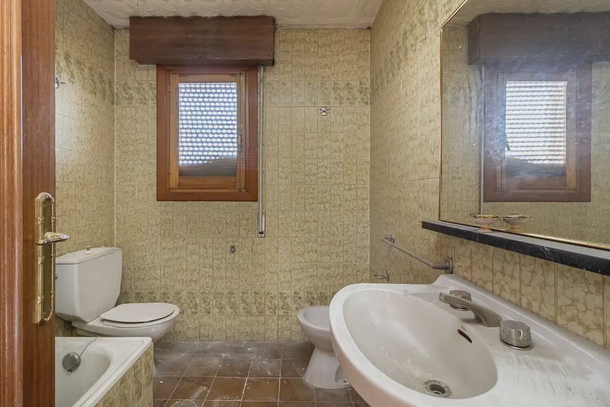 Finca/Herregård til salgs i Santa Fe med svømmebasseng garasje - € 695 000 (Ref: 9836869)