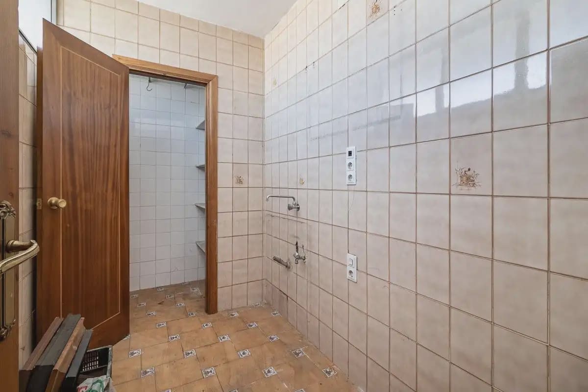 Finca/Herregård til salgs i Santa Fe med svømmebasseng garasje - € 695 000 (Ref: 9836869)