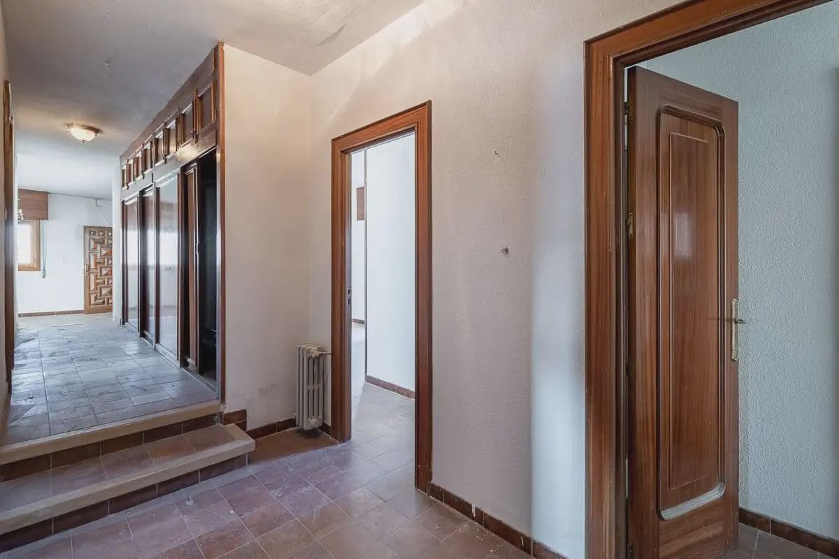 Finca/Herregård til salgs i Santa Fe med svømmebasseng garasje - € 695 000 (Ref: 9836869)