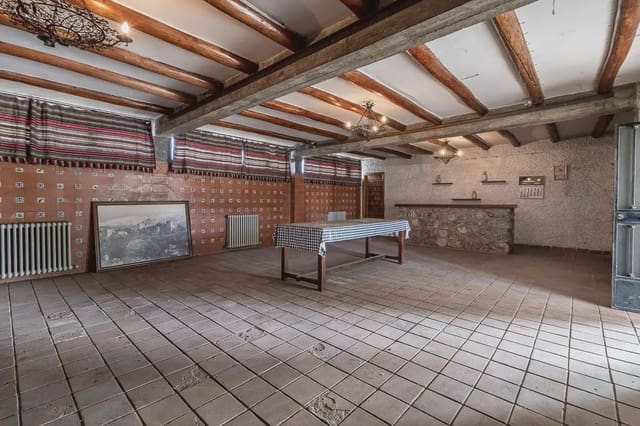 Finca/Herregård til salgs i Santa Fe med svømmebasseng garasje - € 695 000 (Ref: 9836869)