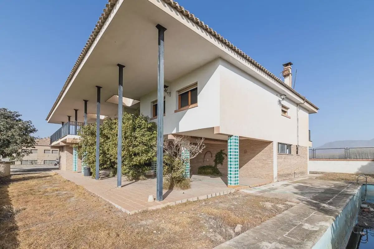 Finca/Herregård til salgs i Santa Fe med svømmebasseng garasje - € 695 000 (Ref: 9836869)