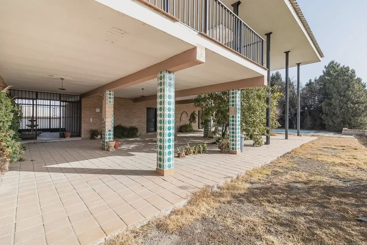 Finca/Herregård til salgs i Santa Fe med svømmebasseng garasje - € 695 000 (Ref: 9836869)