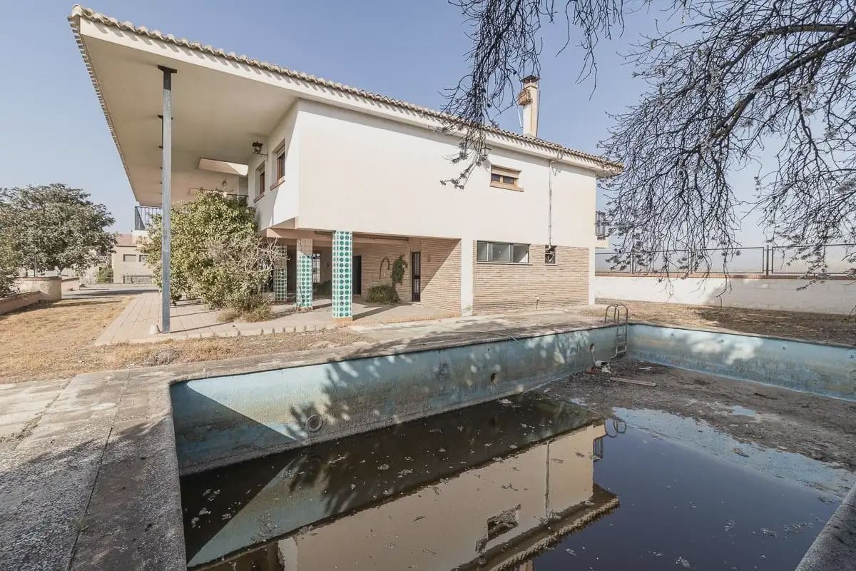 Finca/Herregård til salgs i Santa Fe med svømmebasseng garasje - € 695 000 (Ref: 9836869)