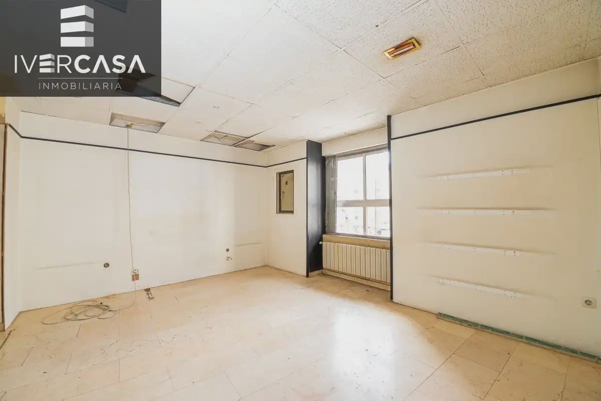 Kontor til leie i Granada by - € 1 000 (Ref: 9836870)
