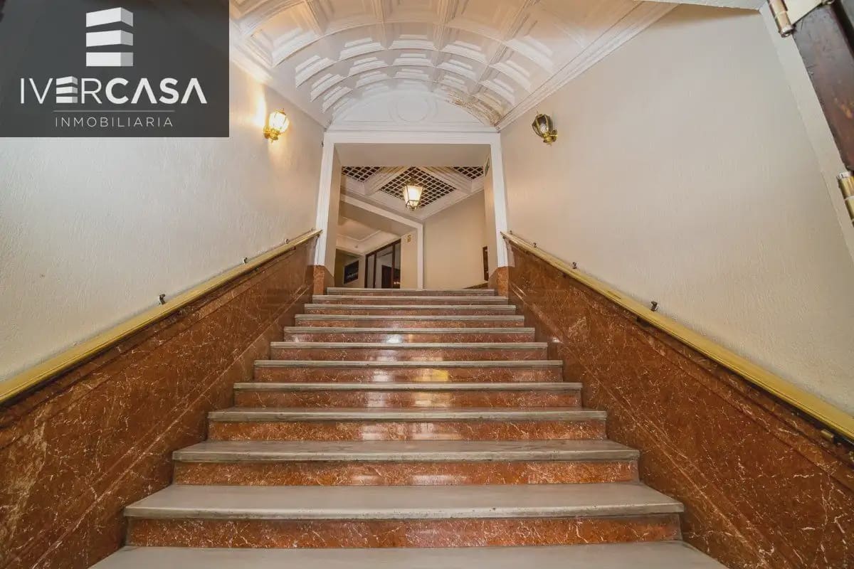 Kontor til leie i Granada by - € 1 000 (Ref: 9836870)