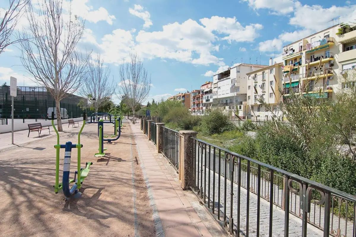 Local Comercial en Granada ciudad en venta - 59.900 € (Ref: 9836871)