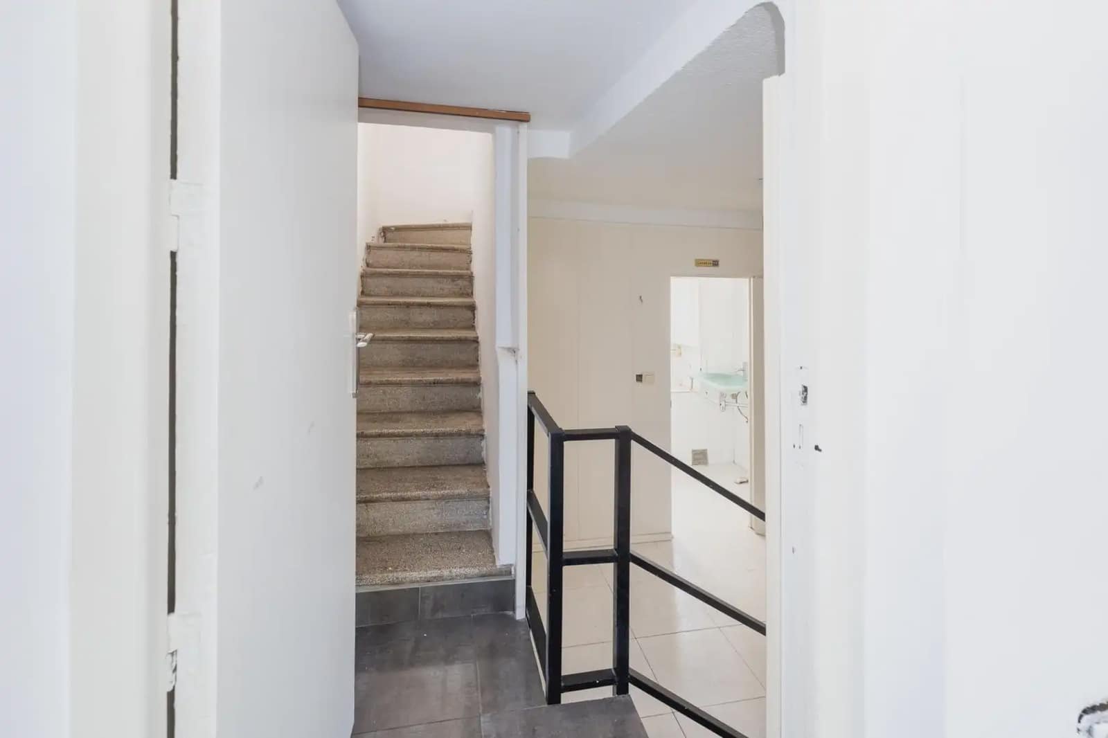Local Comercial en Granada ciudad en venta - 59.900 € (Ref: 9836871)