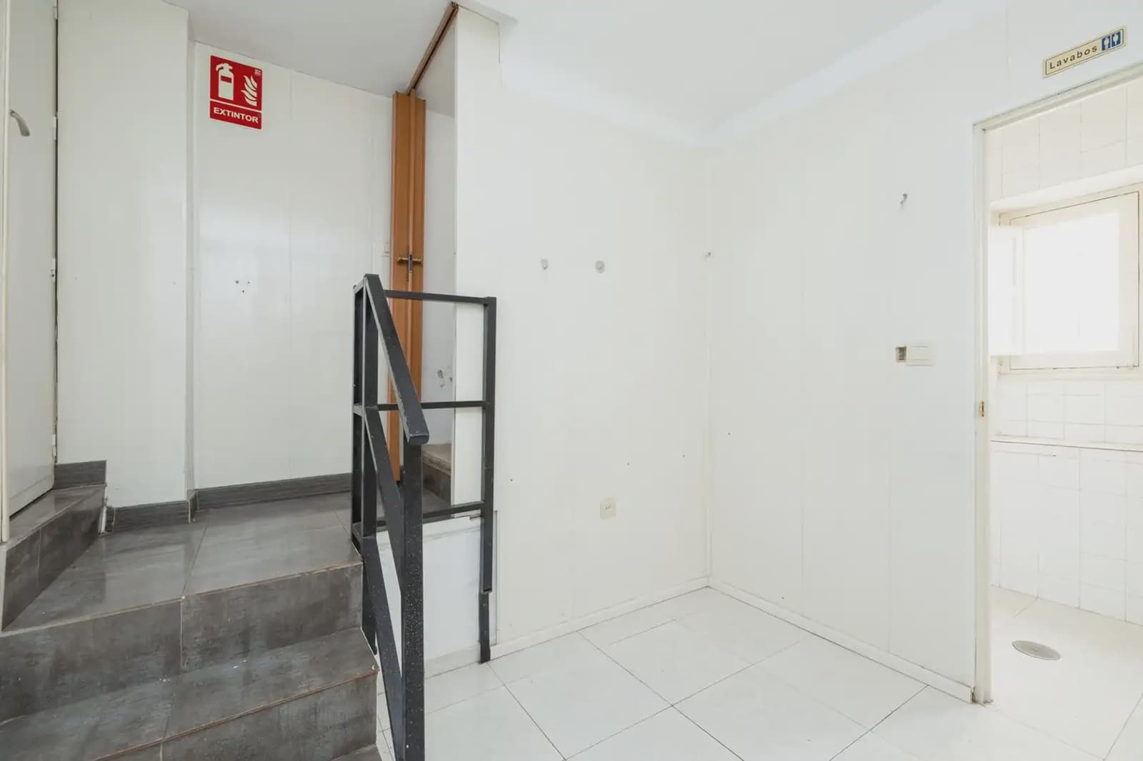 Local Comercial en Granada ciudad en venta - 59.900 € (Ref: 9836871)