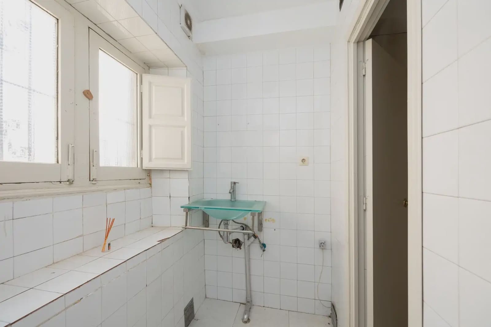 Local Comercial en Granada ciudad en venta - 59.900 € (Ref: 9836871)