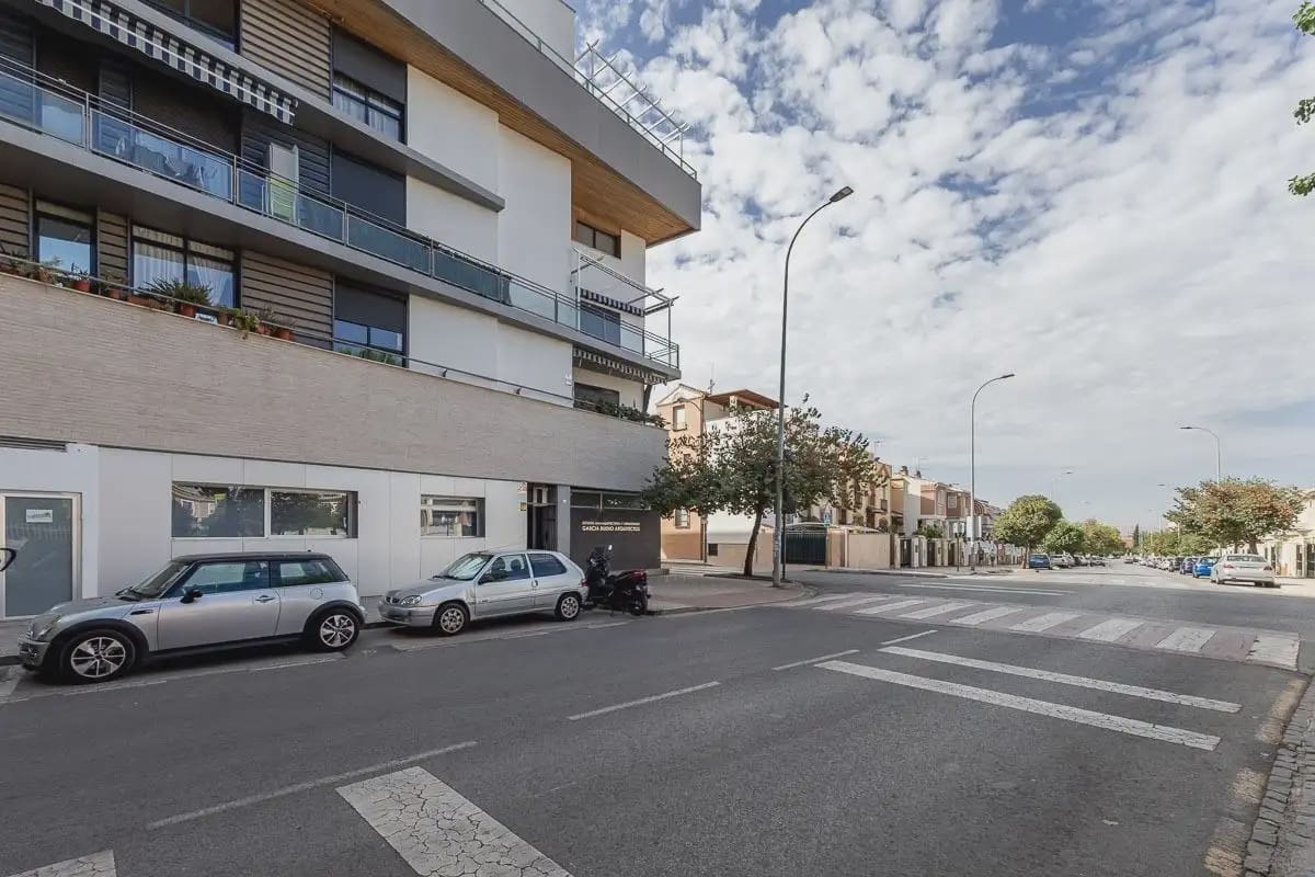 Local Comercial en Granada ciudad en venta - 495.000 € (Ref: 9836873)