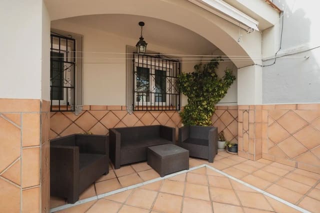 Kjedet enebolig til salgs i La Zubia med svømmebasseng garasje - € 375 000 (Ref: 9836874)