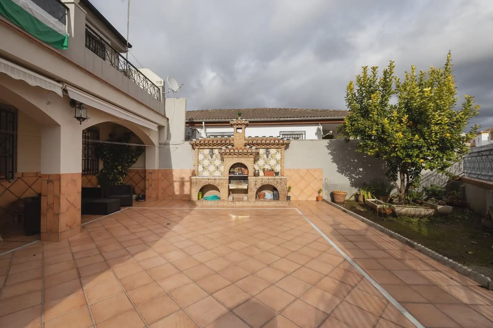 Semi-detached Villa for sale in La Zubia with pool garage - € 375,000 (Ref: 9836874)