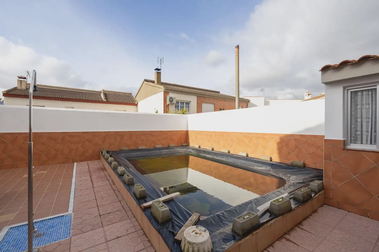 Semi-detached Villa for sale in La Zubia with pool garage - € 375,000 (Ref: 9836874)