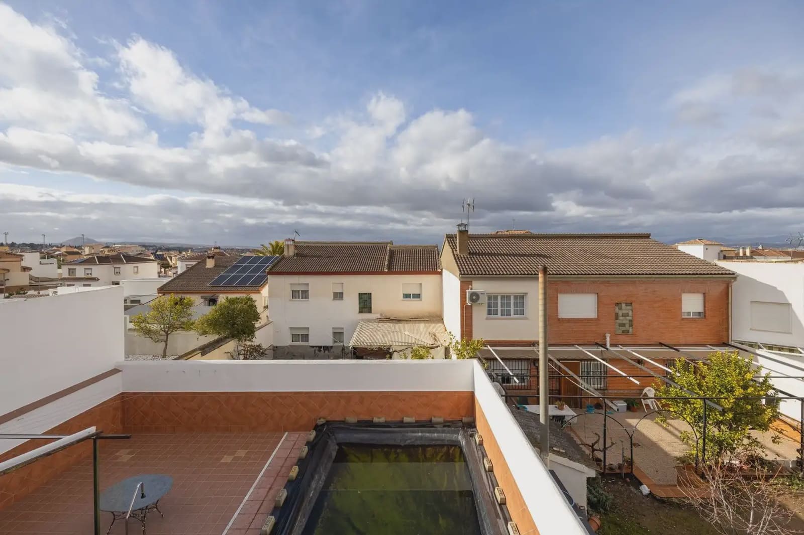 Semi-detached Villa for sale in La Zubia with pool garage - € 375,000 (Ref: 9836874)