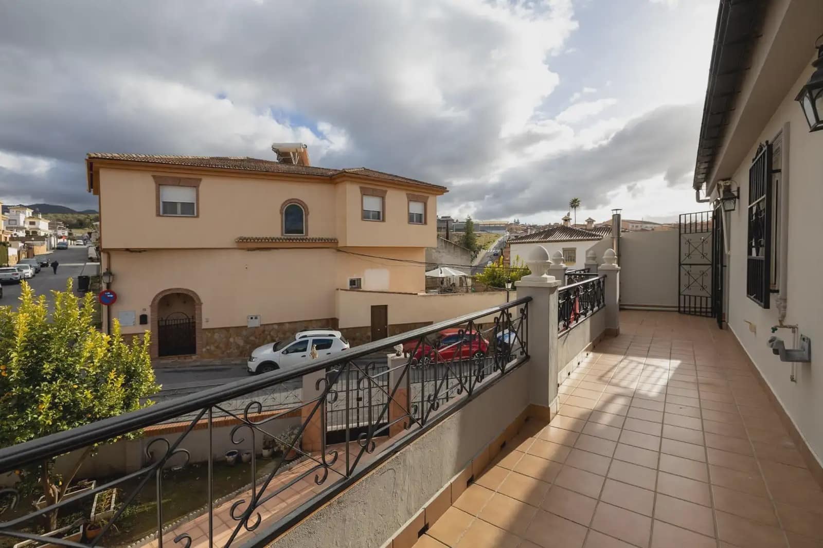 Semi-detached Villa for sale in La Zubia with pool garage - € 375,000 (Ref: 9836874)