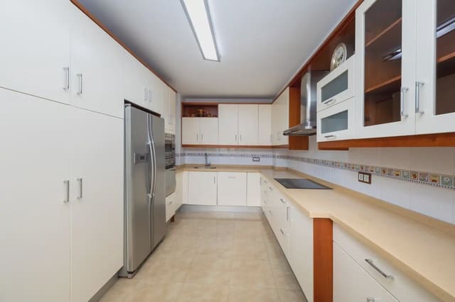 Omakotitalo myytävänä paikassa Cervantes, Granada kaupunki mukana 
autotalli - 895 000 € (Ref: 9836875)