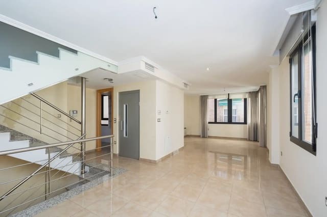 Omakotitalo myytävänä paikassa Cervantes, Granada kaupunki mukana 
autotalli - 895 000 € (Ref: 9836875)