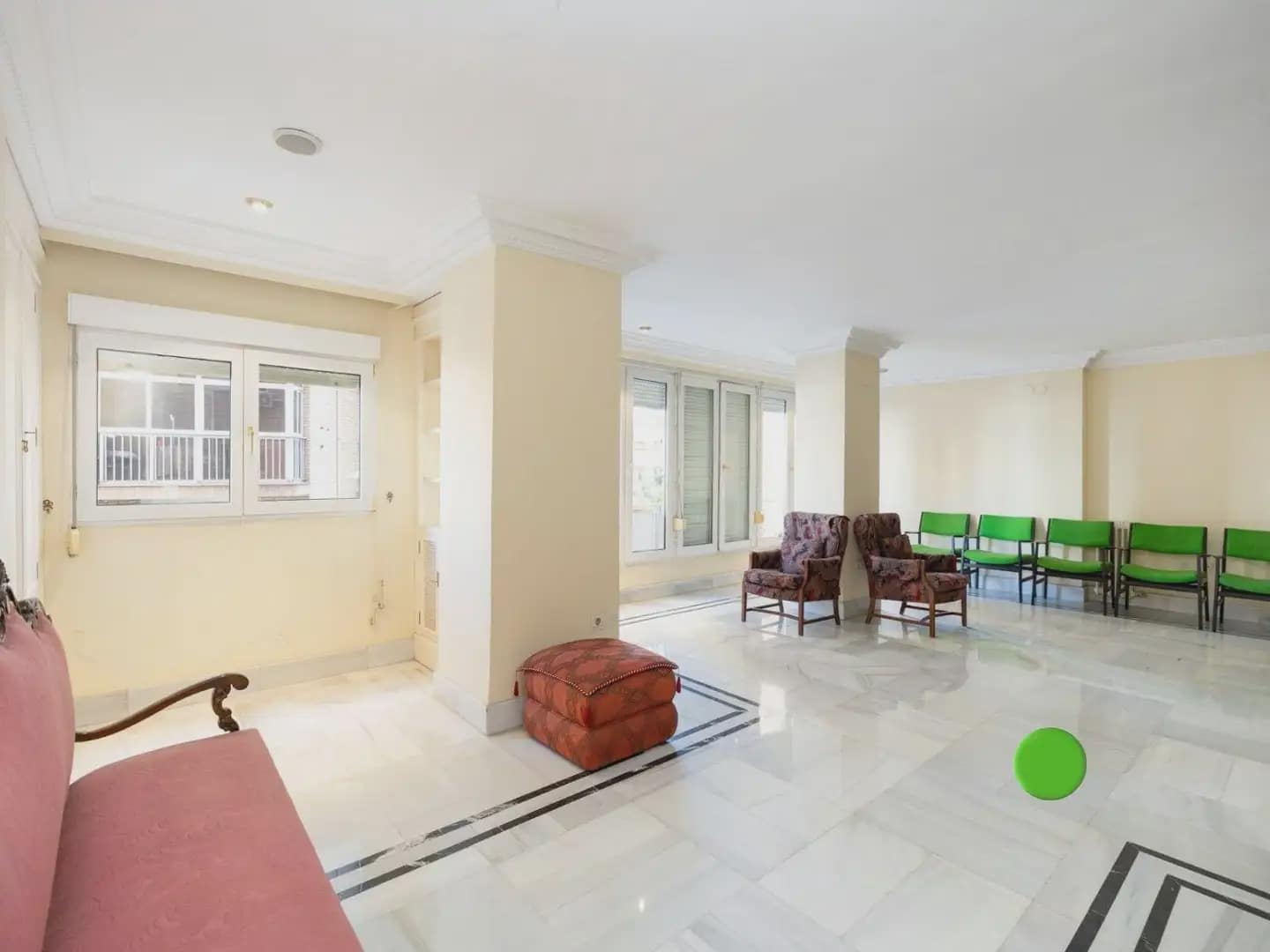 Flat for sale in Granada city with garage - € 398,000 (Ref: 9836876)