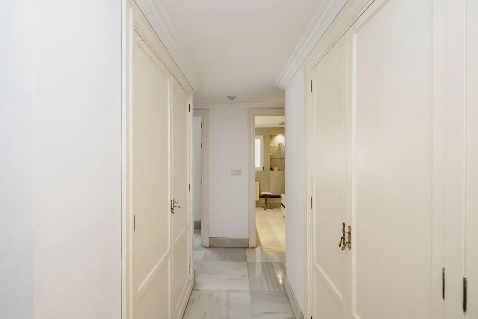 Flat for sale in Granada city with garage - € 398,000 (Ref: 9836876)