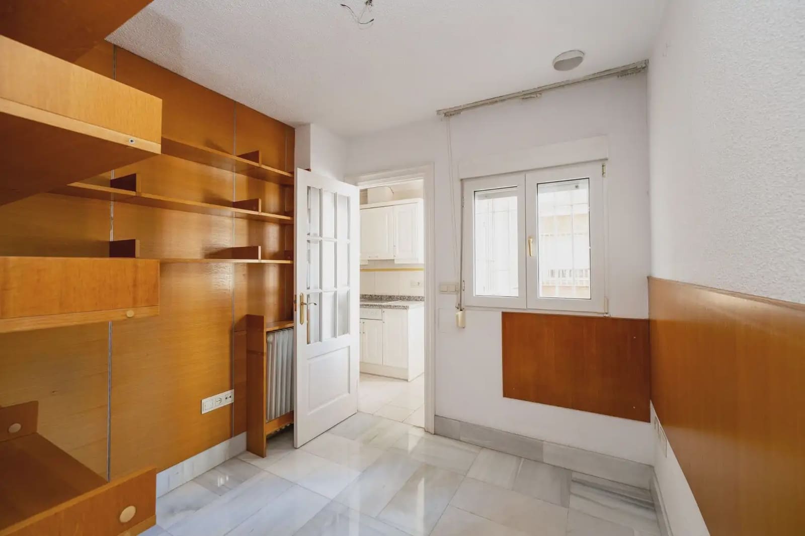 Flat for sale in Granada city with garage - € 398,000 (Ref: 9836876)