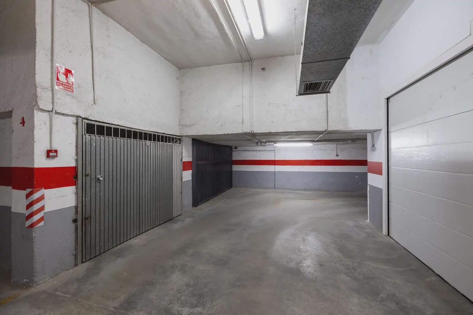 Flat for sale in Granada city with garage - € 398,000 (Ref: 9836876)