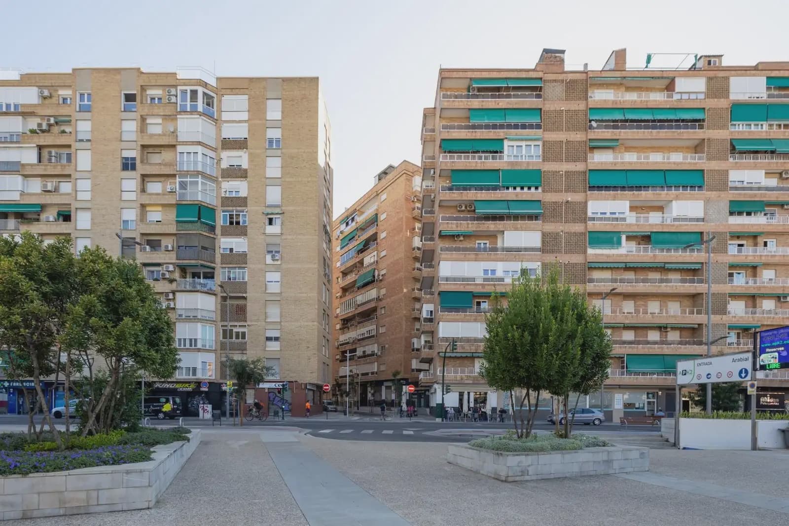 Flat for sale in Granada city with garage - € 398,000 (Ref: 9836876)