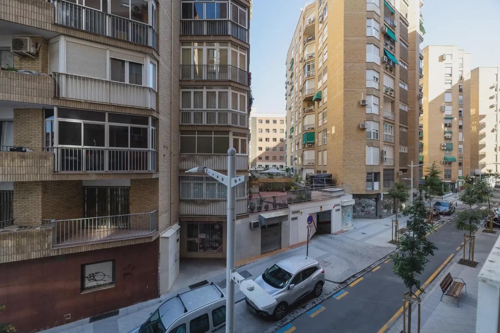 Flat for sale in Granada city with garage - € 398,000 (Ref: 9836876)