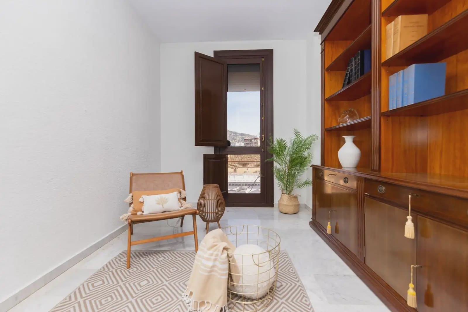 5 bedroom Flat for sale in Granada city - € 825,000 (Ref: 9836877)