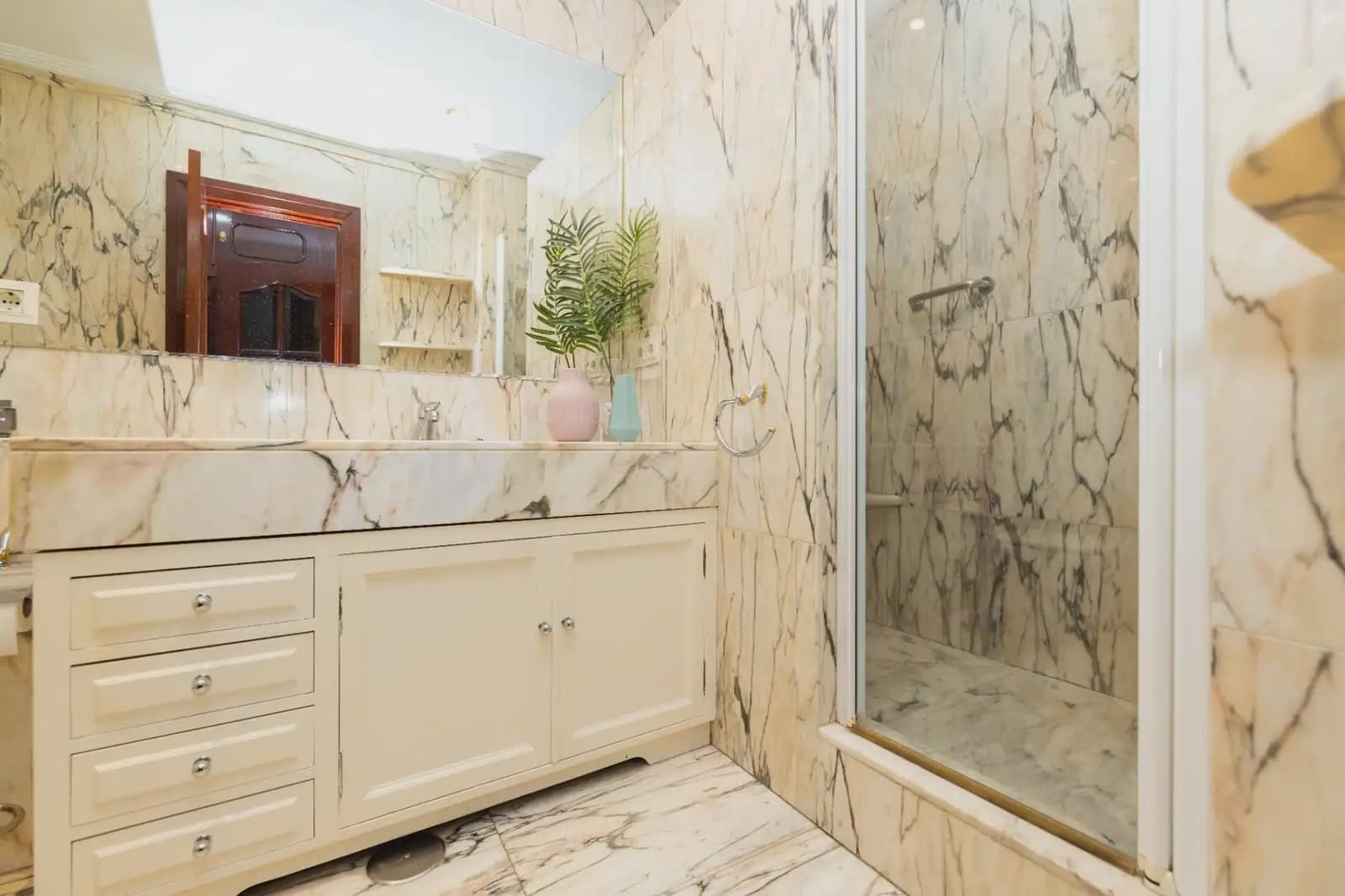 5 bedroom Flat for sale in Granada city - € 825,000 (Ref: 9836877)
