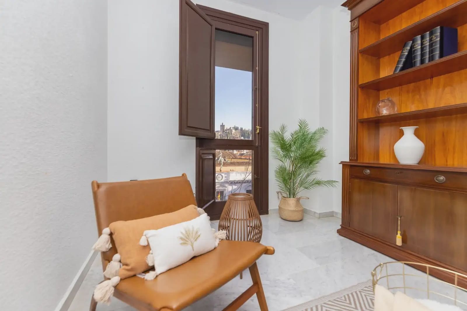 5 bedroom Flat for sale in Granada city - € 825,000 (Ref: 9836877)