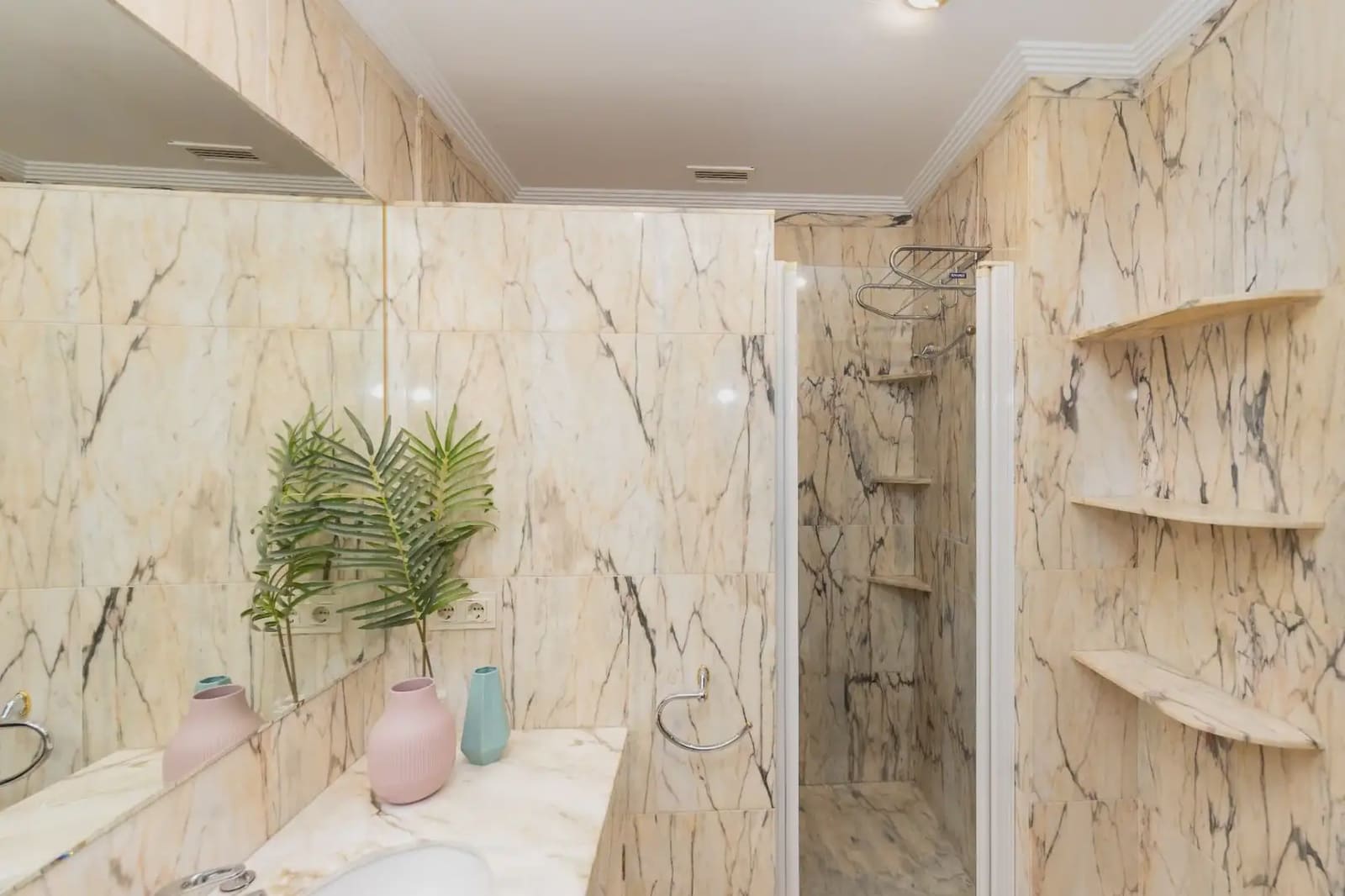 5 bedroom Flat for sale in Granada city - € 825,000 (Ref: 9836877)