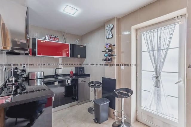 Moradia em Banda para venda em Belicena, Vegas del Genil com garagem - 234 900 € (Ref: 9836878)