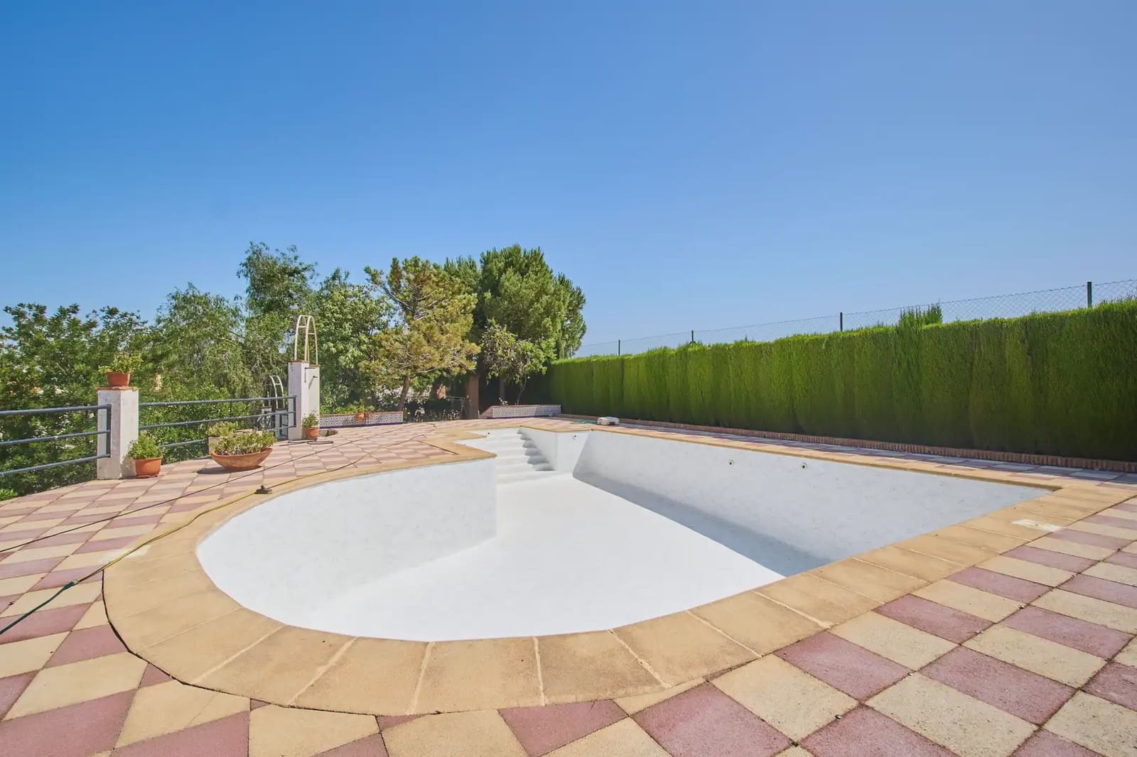 4 chambre Villa/Maison à vendre à Otura avec piscine - 345 000 € (Ref: 9836879)