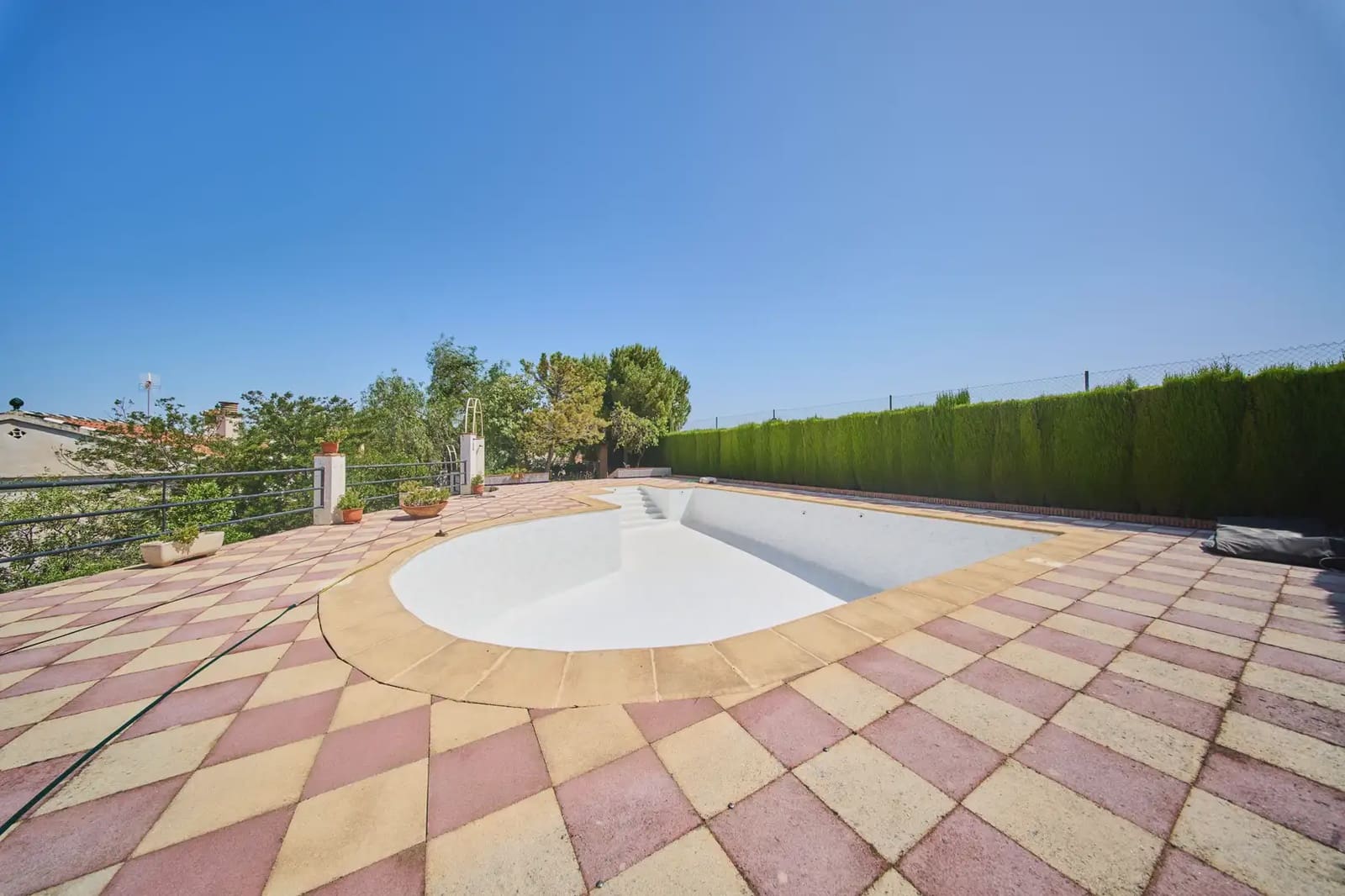 4 chambre Villa/Maison à vendre à Otura avec piscine - 345 000 € (Ref: 9836879)