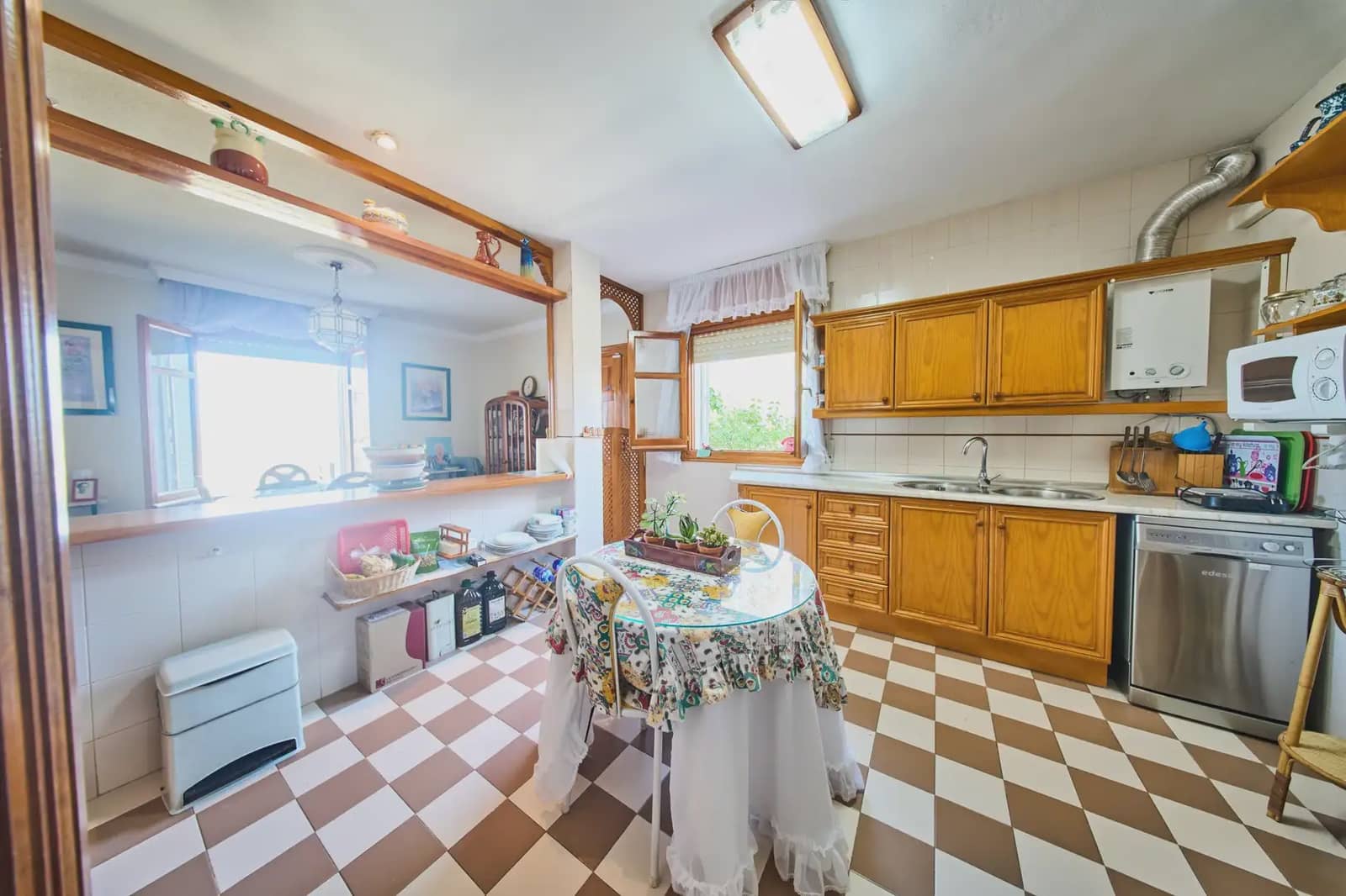 4 chambre Villa/Maison à vendre à Otura avec piscine - 345 000 € (Ref: 9836879)