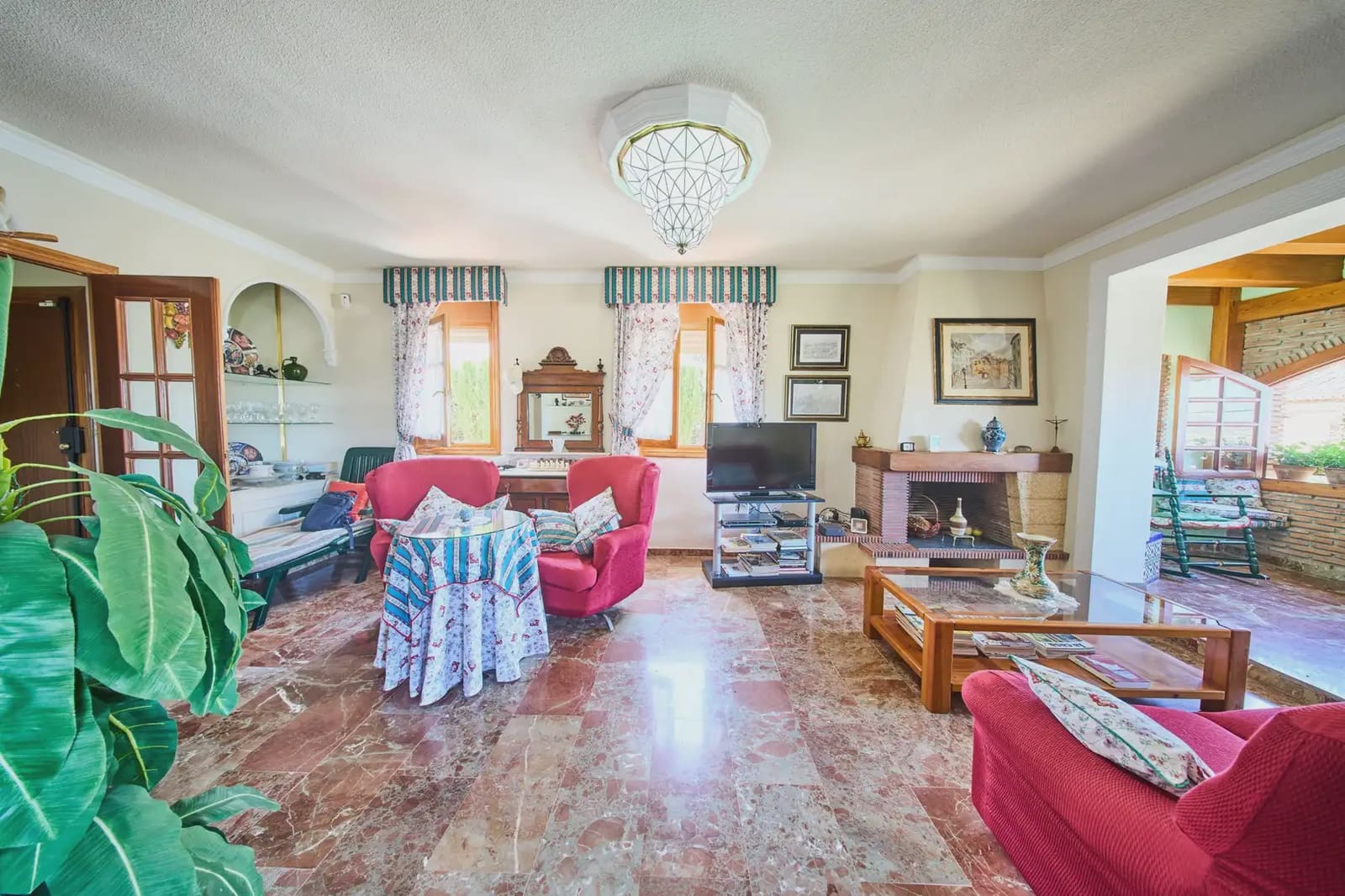 4 chambre Villa/Maison à vendre à Otura avec piscine - 345 000 € (Ref: 9836879)