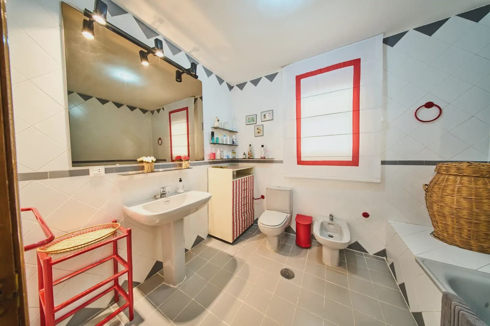 4 chambre Villa/Maison à vendre à Otura avec piscine - 345 000 € (Ref: 9836879)