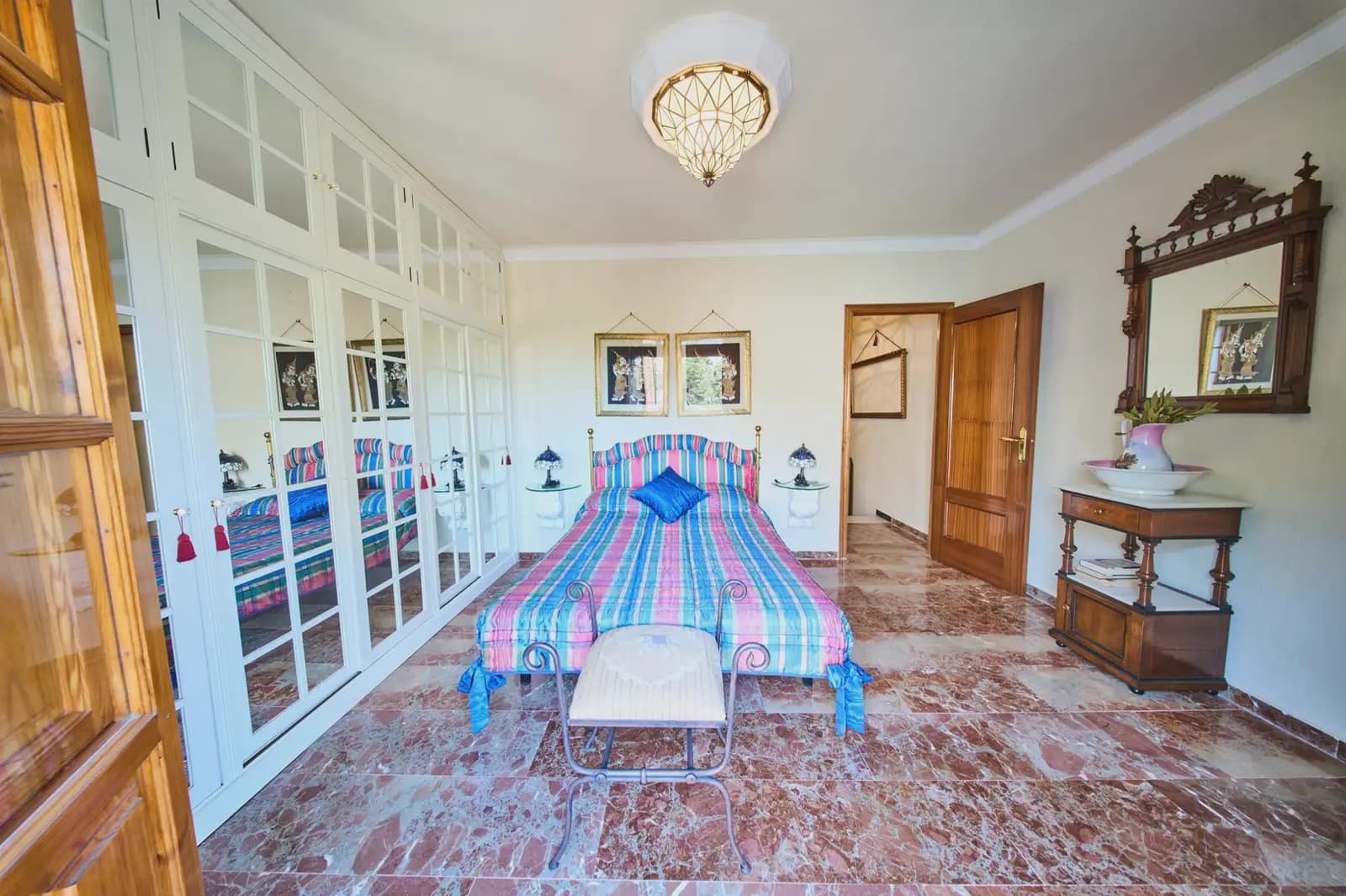 Villa for sale in Otura with pool - € 560,000 (Ref: 9836881)