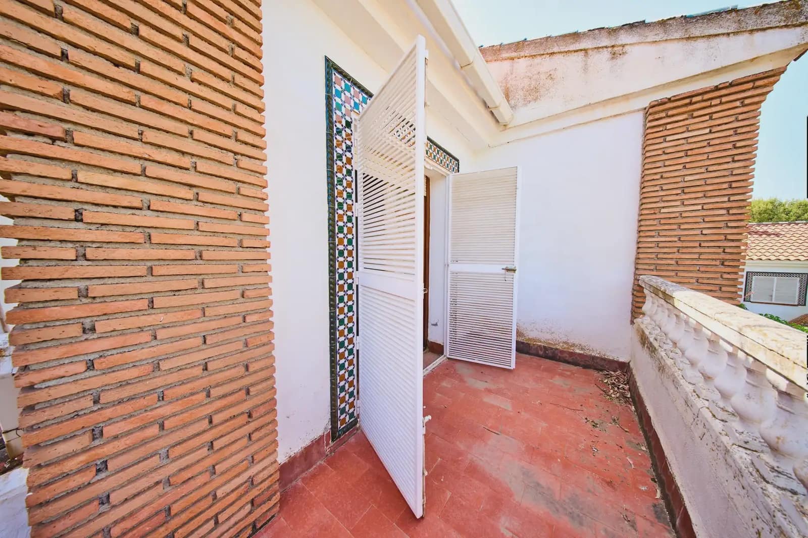Villa for sale in Otura with pool - € 560,000 (Ref: 9836881)