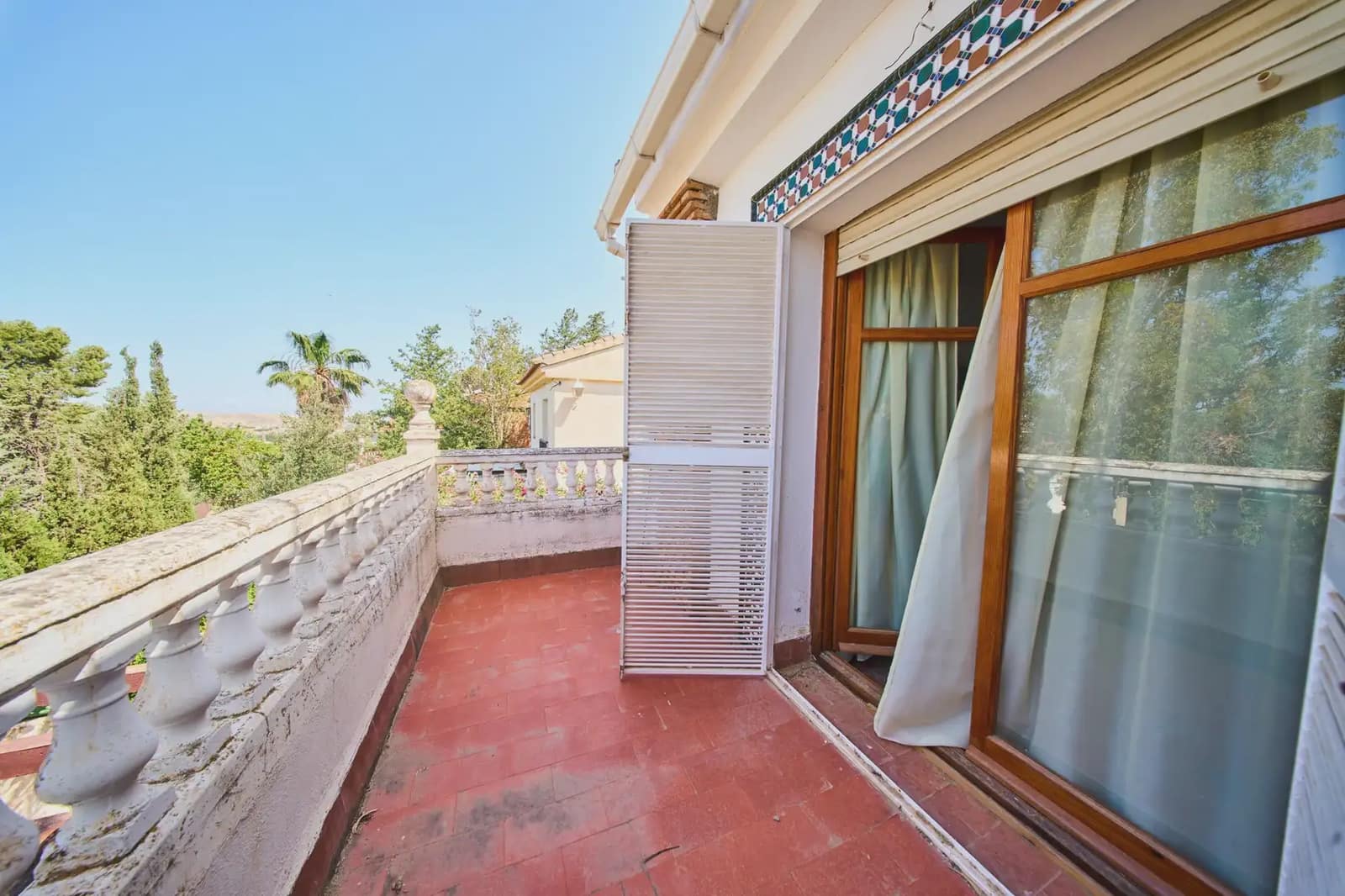 Villa for sale in Otura with pool - € 560,000 (Ref: 9836881)