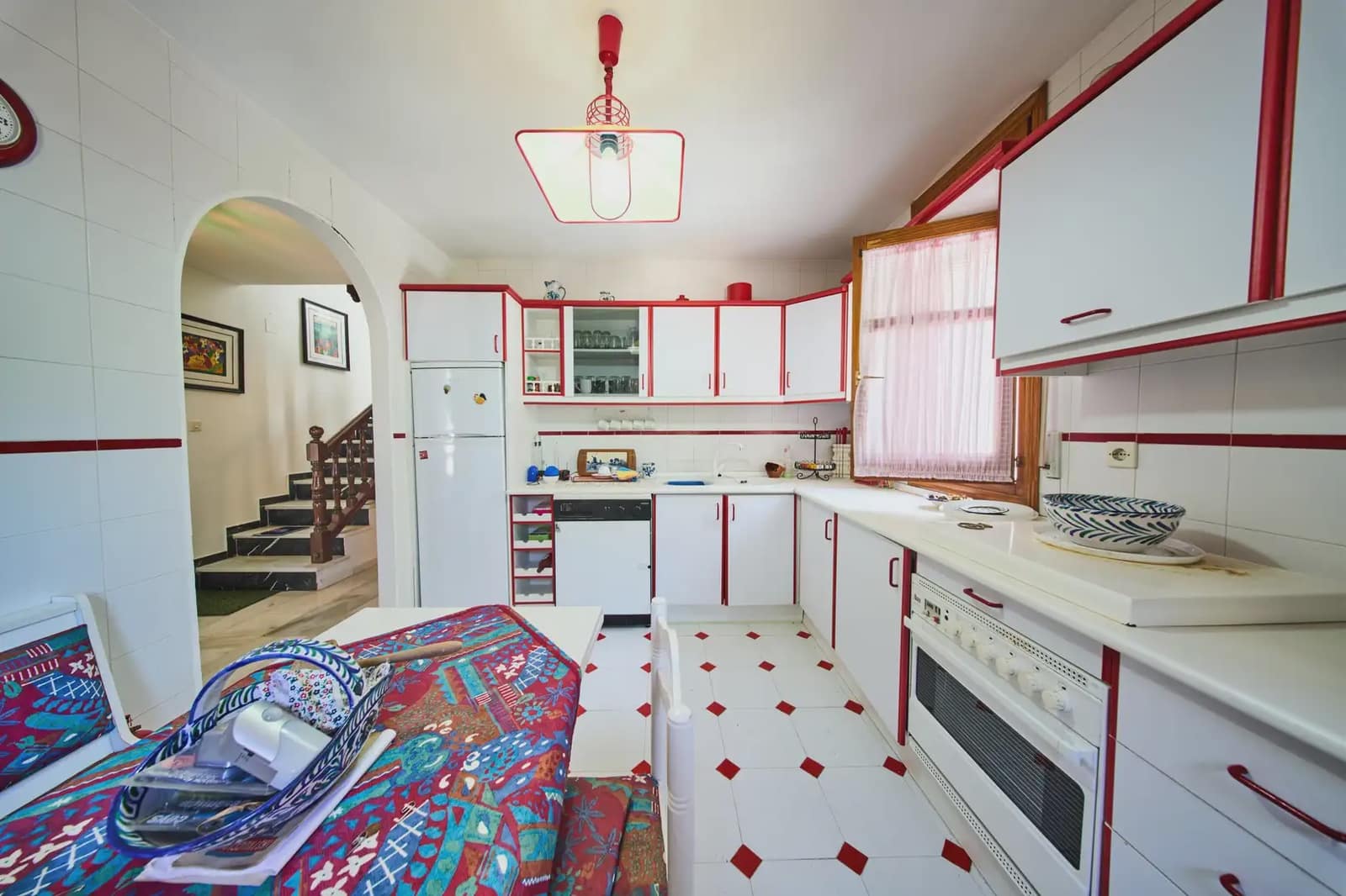 Villa for sale in Otura with pool - € 560,000 (Ref: 9836881)