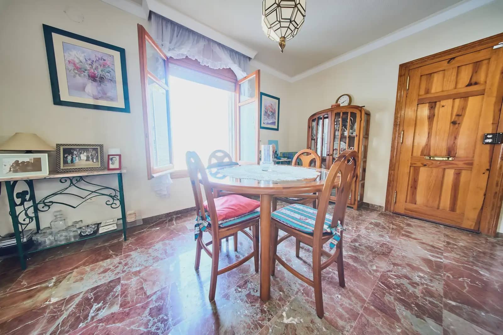 Villa for sale in Otura with pool - € 560,000 (Ref: 9836881)