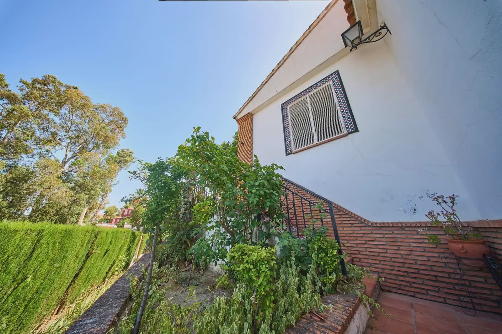 Villa for sale in Otura with pool - € 560,000 (Ref: 9836881)