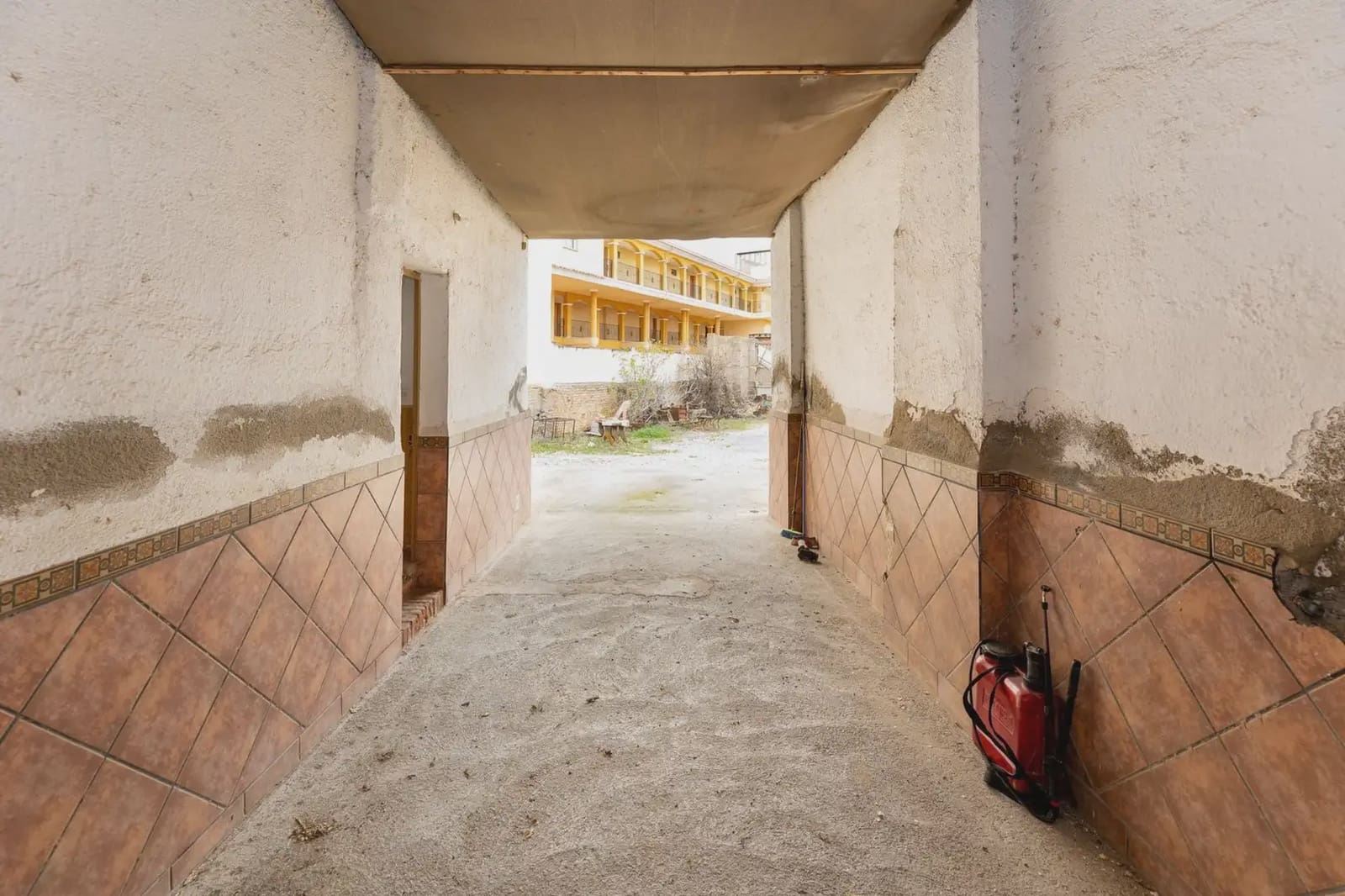 Building Plot for sale in Churriana de la Vega - € 240,000 (Ref: 9836882)